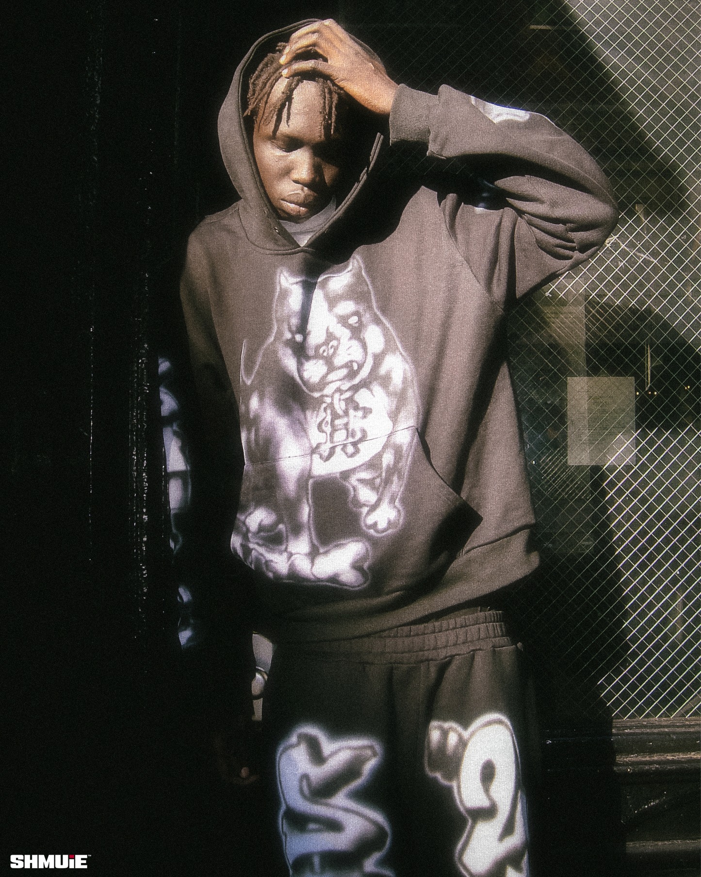 AIRBRUSH BULLDOG HOODIE