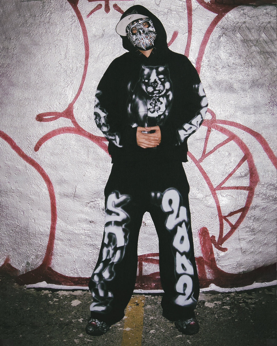 AIRBRUSH BULLDOG HOODIE